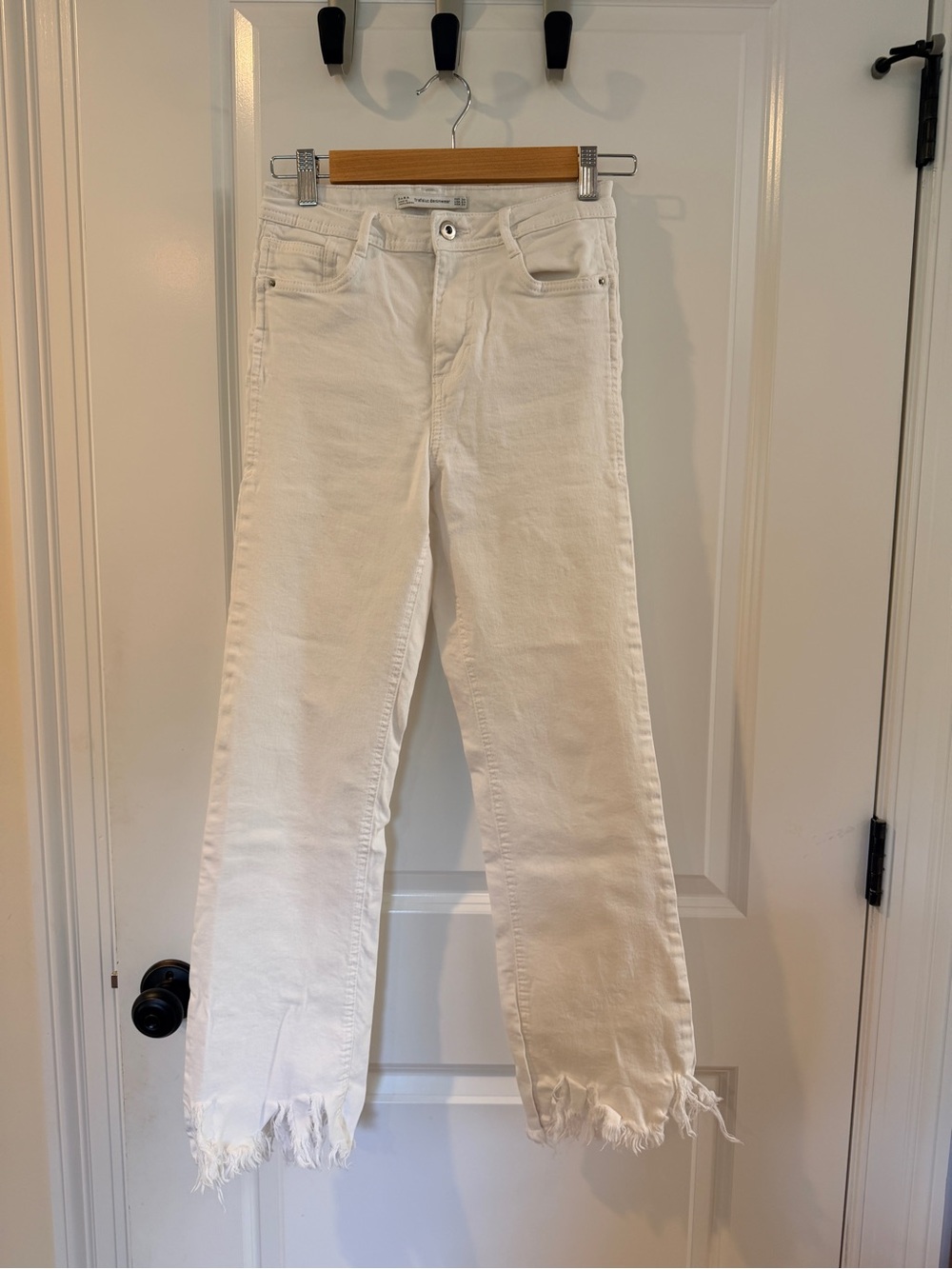Zara White Straight Leg Jeans with Frayed Hem